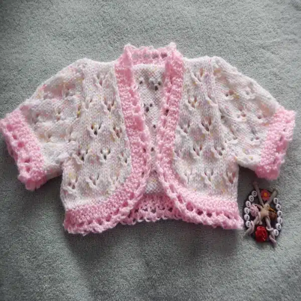 Girl's lacy bolero knitting pattern